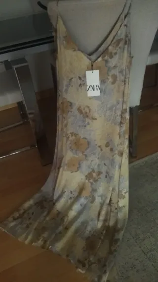 Vestido Zara . Sin estrenar.