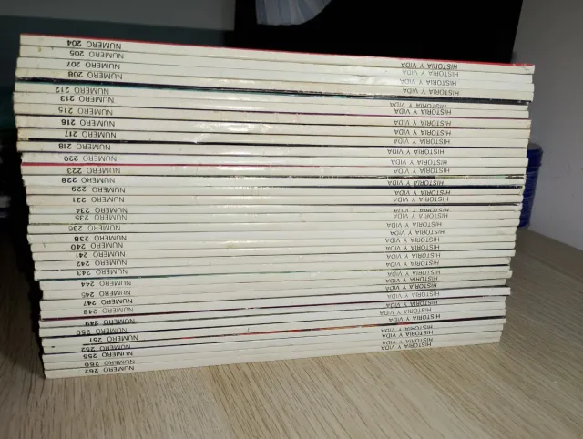 Lote de 34 revistas de Historia y Vida. 1985-1990