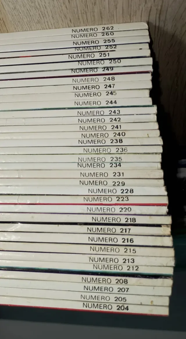 Lote de 34 revistas de Historia y Vida. 1985-1990