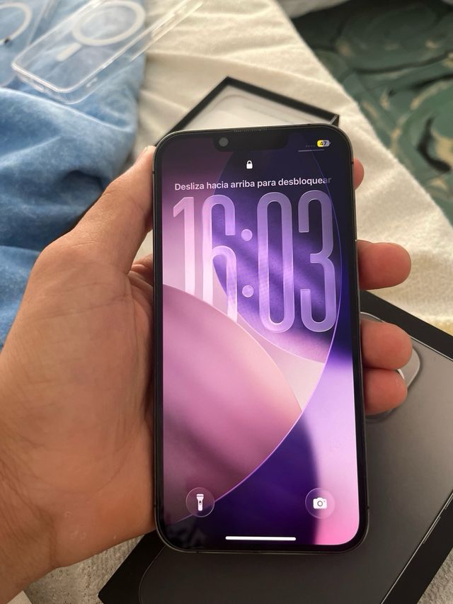 iPhone 13 Pro Gris con Caja y Cargador