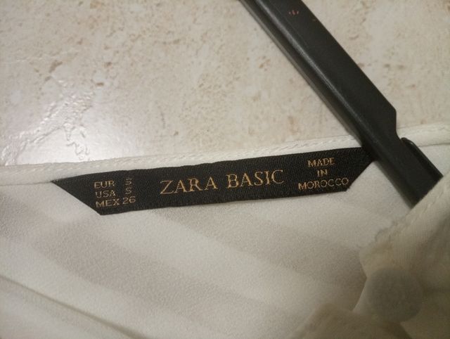 Blusa Zara sin mangas blanca