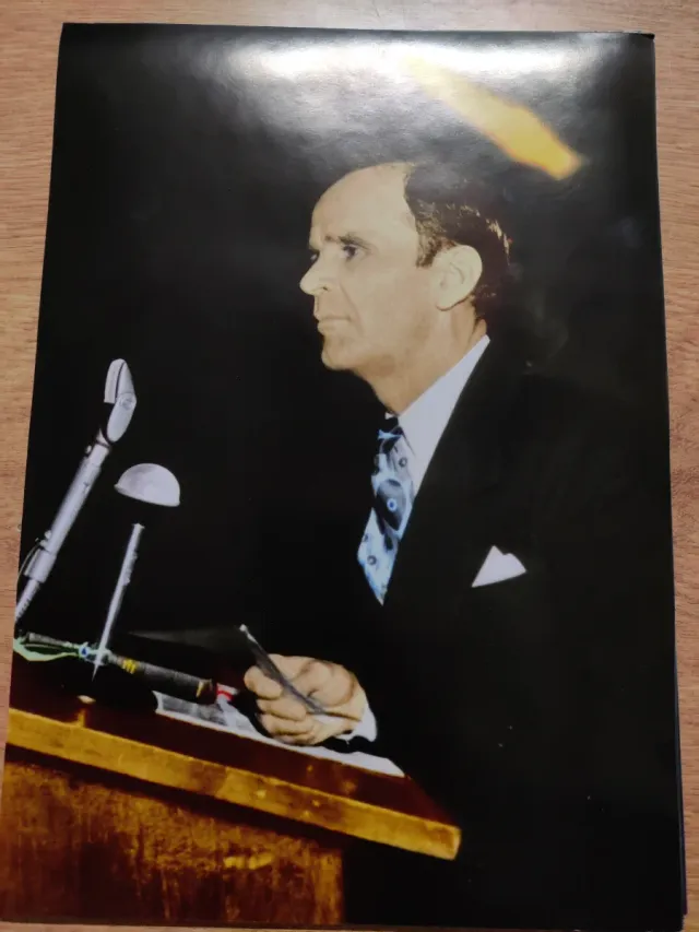 Stampa fotografica uomo al podio