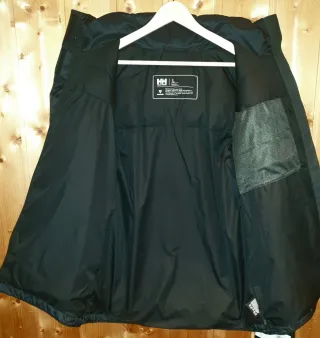 Chaqueta Helly Hansen Negra Plumas