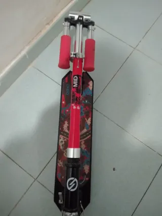 Patinete infantil plegable rojo