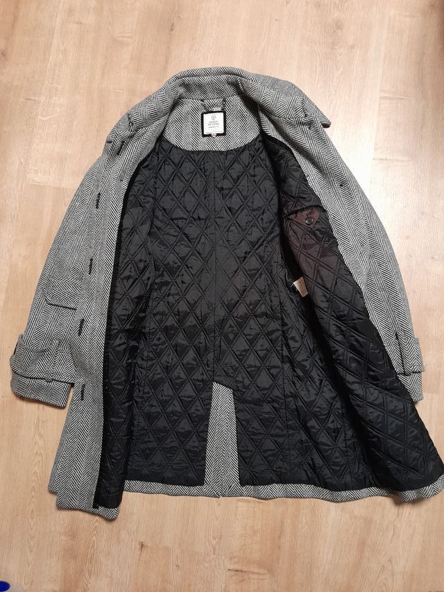 Abrigo jaspeado gris, media pierna