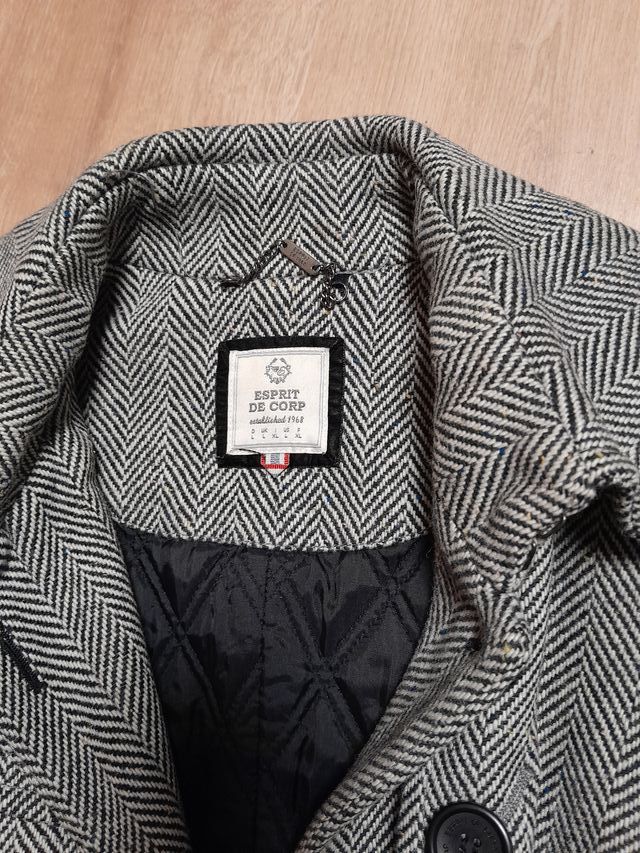 Abrigo jaspeado gris, media pierna