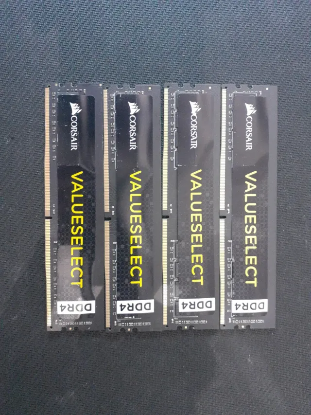 4x 4GB DDR4 Corsair ValueSelect RAM