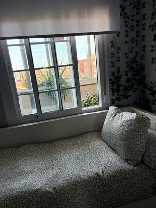 Cama individual con cajones