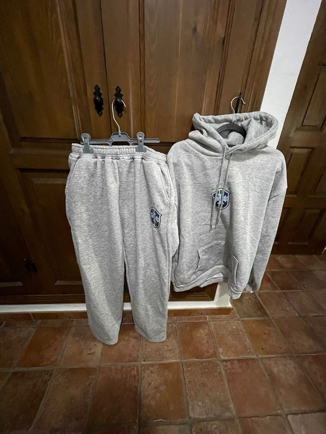 Chándal Brasil gris con escudo