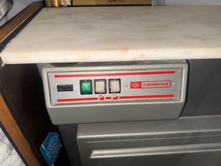 Nevera expositora de cristal