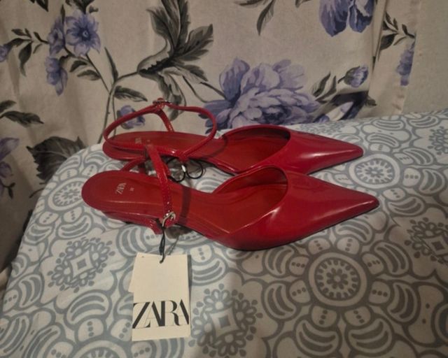 Zapatos de mujer con tacones de zara