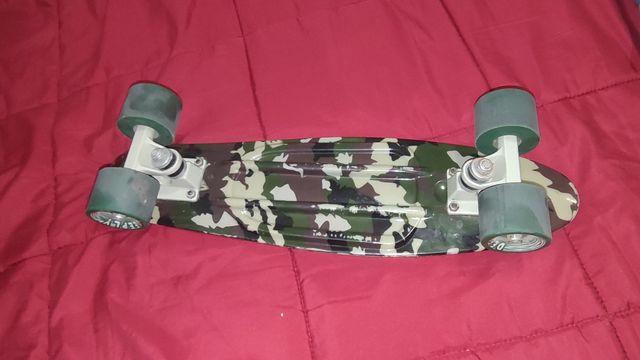 Mini patineta Bee Play Camuflaje