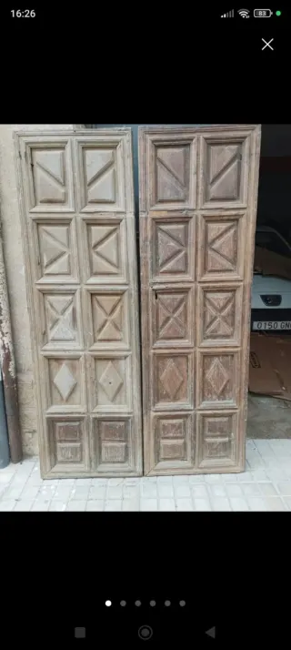 Puertas antiguas de madera tallada (2 unidades)