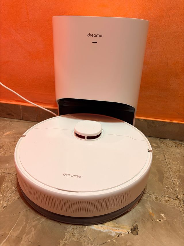 Robot aspirador Dreame prácticamente nuevo