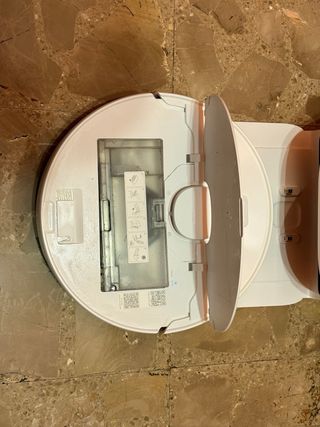 Robot aspirador Dreame prácticamente nuevo