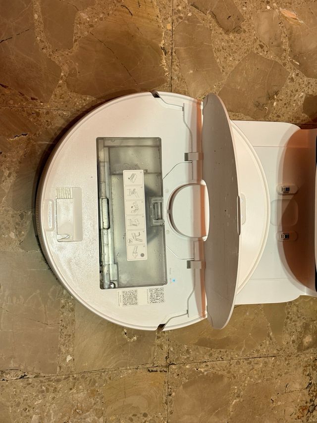 Robot aspirador Dreame prácticamente nuevo