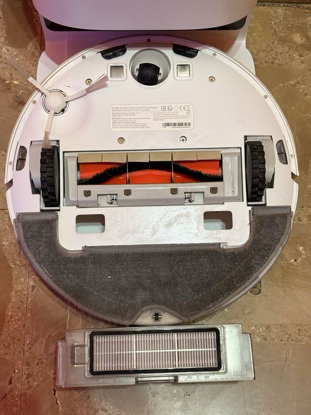 Robot aspirador Dreame prácticamente nuevo