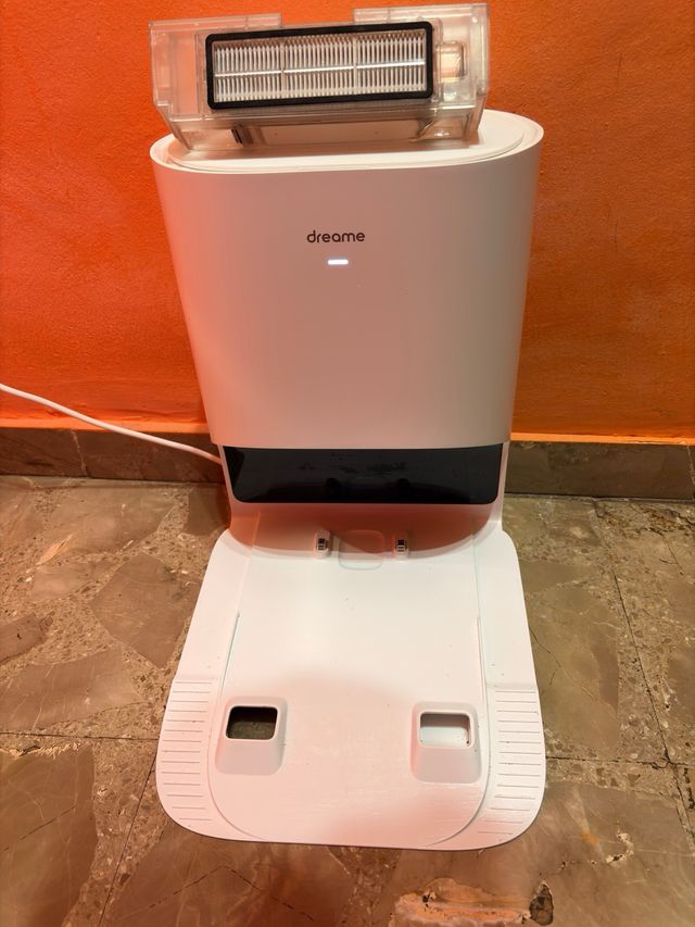 Robot aspirador Dreame prácticamente nuevo