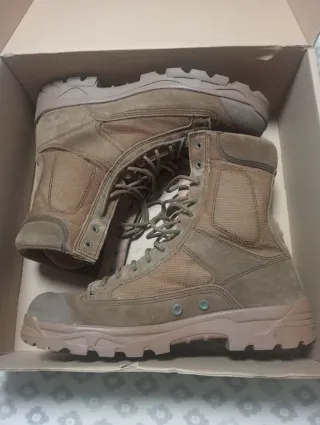 Botas Militar Talla 44. Regalo loción crema y paño