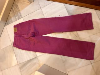 Pantalones buganvilla Pull&Bear niña rotos