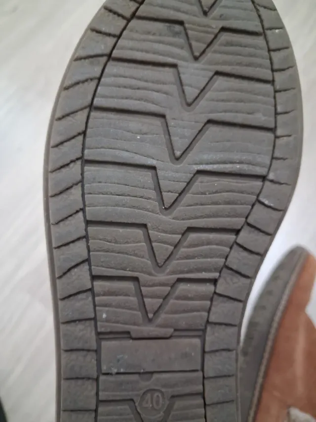 Botas marrones talla 40