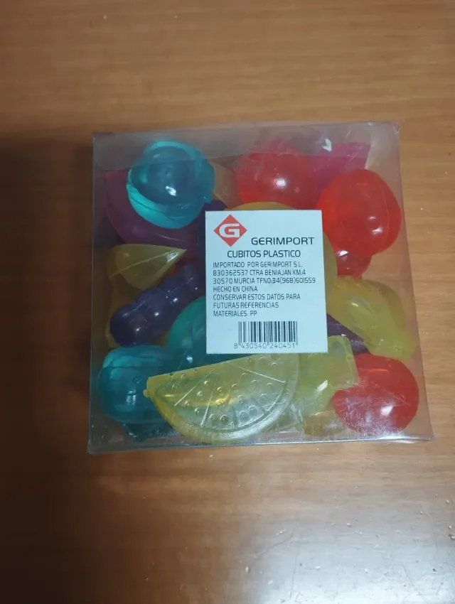 Cubitos de plástico para bebidas