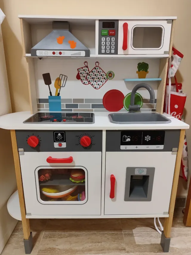 Cocinita de madera infantil