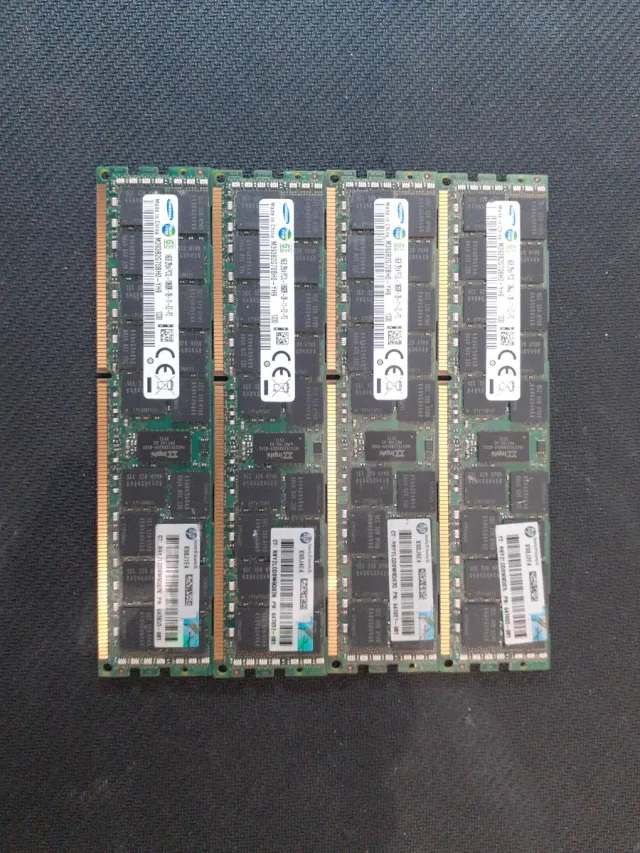 4x 16GB DDR4 RAM Samsung