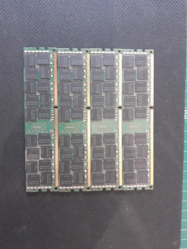 4x 16GB DDR4 RAM Samsung