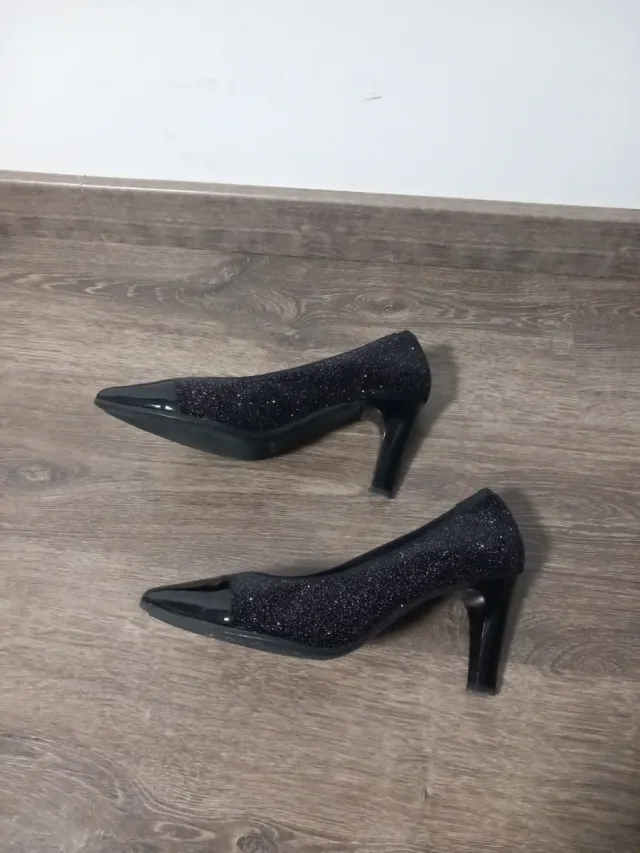 Zapatos D'chicas punta de charol T37 tacón 8cm