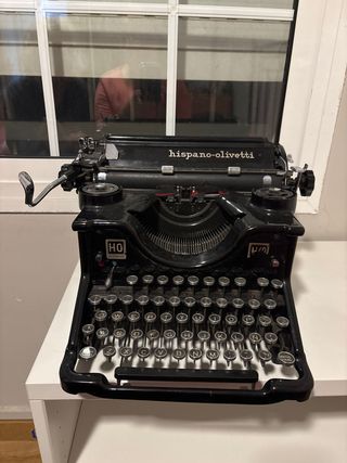 Máquina de escribir Hispano-Olivetti