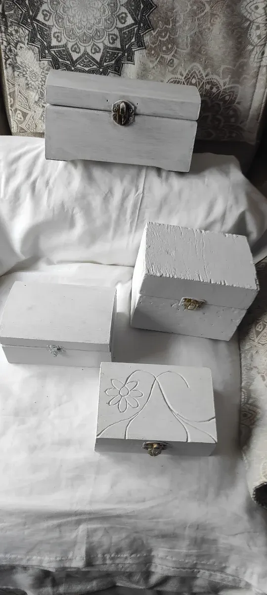 Cajas de madera y joyero decoradas blancas