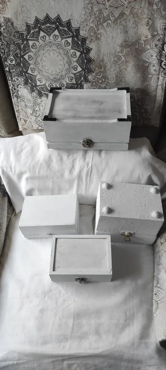 Cajas de madera y joyero decoradas blancas