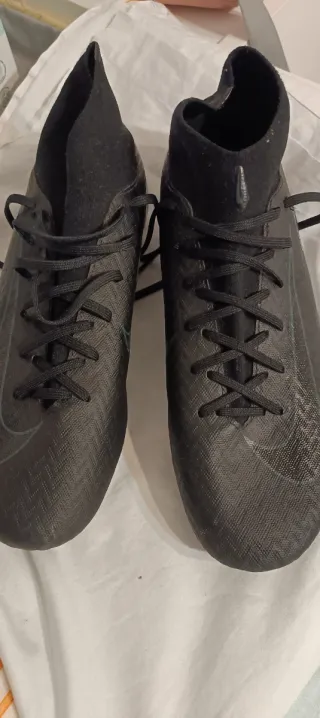 Botas de fútbol Nike negras