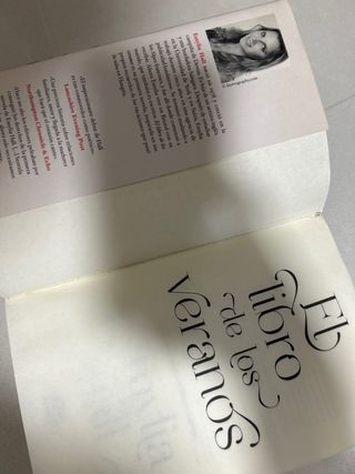 El libro de los veranos: Cada verano era perfec...