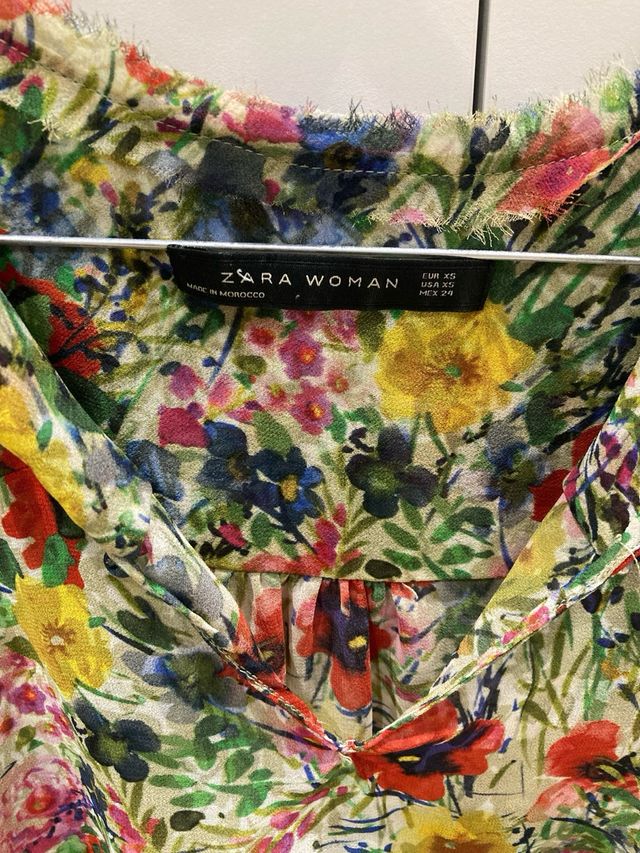 Camisa Zara floral multicolor