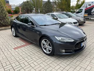 Tesla Model S 2015