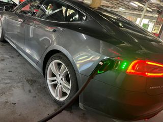 Tesla Model S 2015