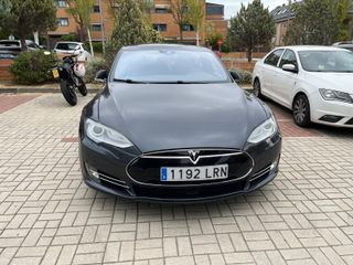Tesla Model S 2015