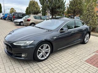 Tesla Model S 2015