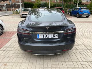 Tesla Model S 2015