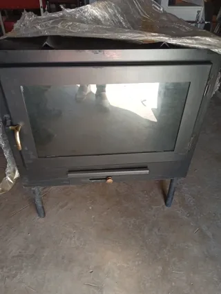 Estufa de leña nueva