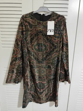 Vestido estampado terciopelo Zara