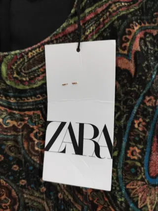 Vestido estampado terciopelo Zara