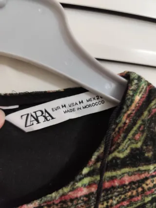 Vestido estampado terciopelo Zara