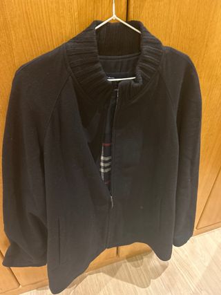 Chaquetón negro con forro multicolor