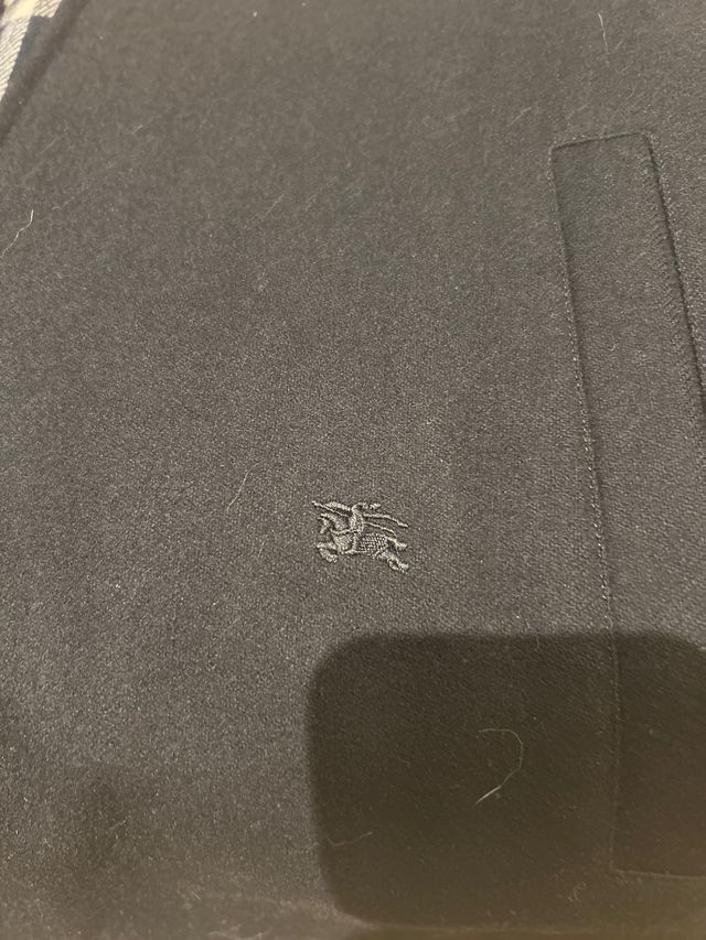 Chaquetón negro con forro multicolor