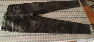 Pantalón vaquero skinny negro largo irregular