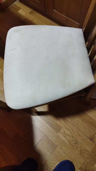 Mesa de comedor de madera y 8 sillas