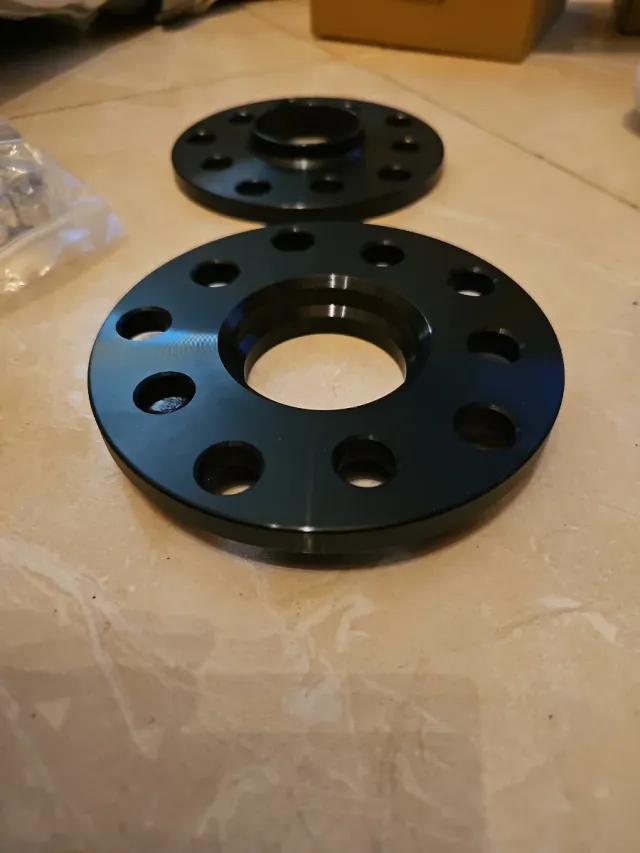 Separadores de Rueda Universales Negros